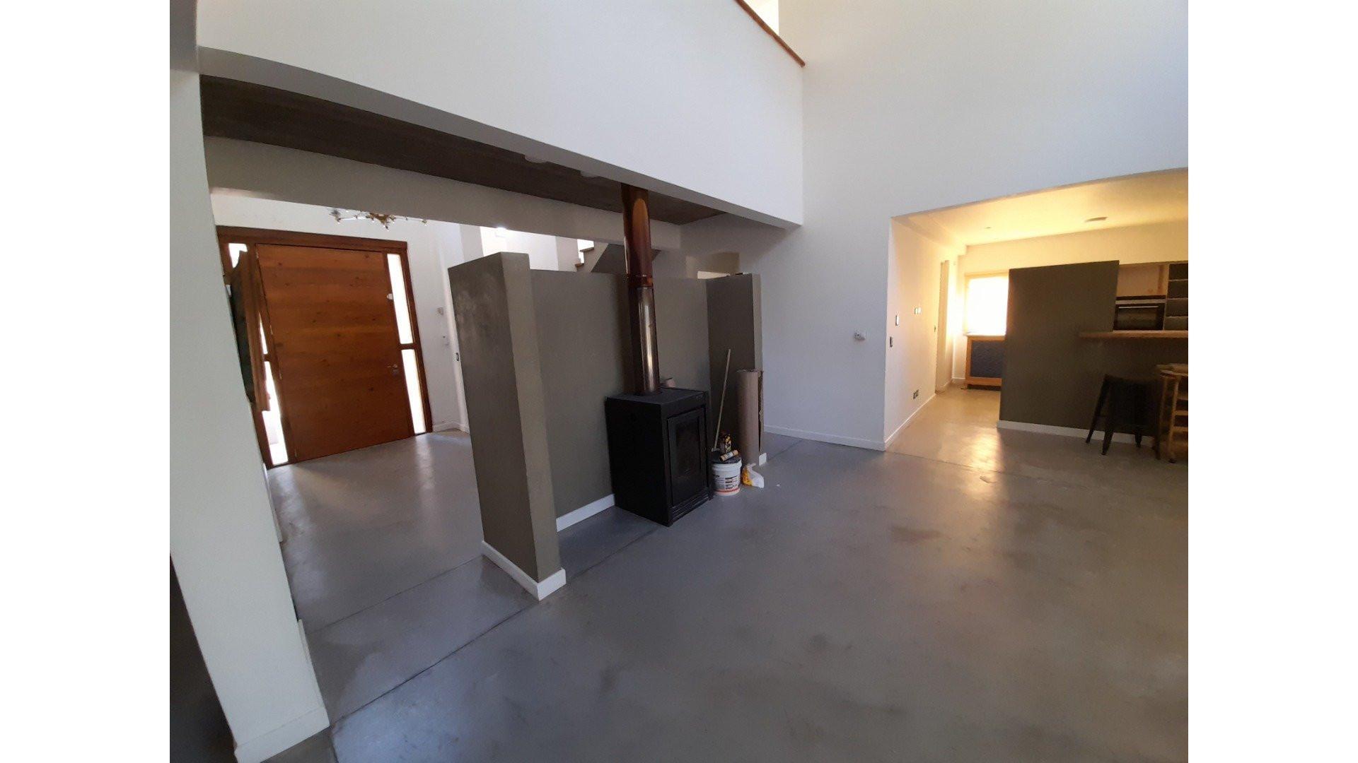 Casa 5 ambientes con 4 baños