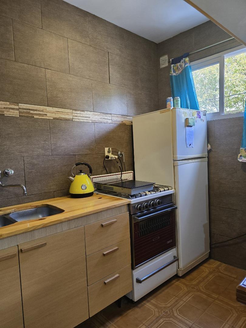 Sarmiento 2600, Piso 1