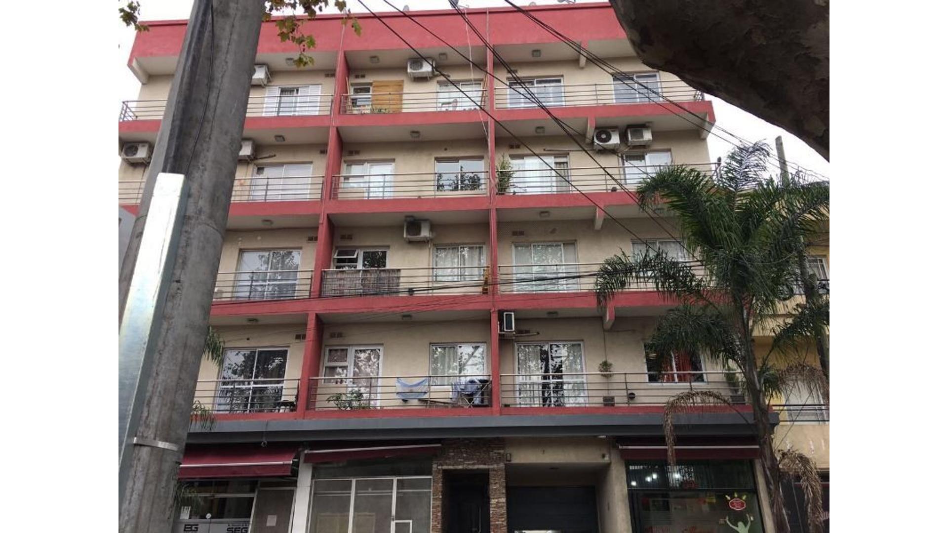 VENTA DEPARTAMENTO 2 AMBIENTES CON COCHERA Y TERRAZA MERLO C