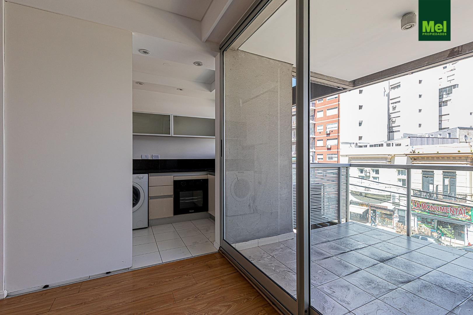 2 AMBIENTES AL FRENTE CON COCHERA