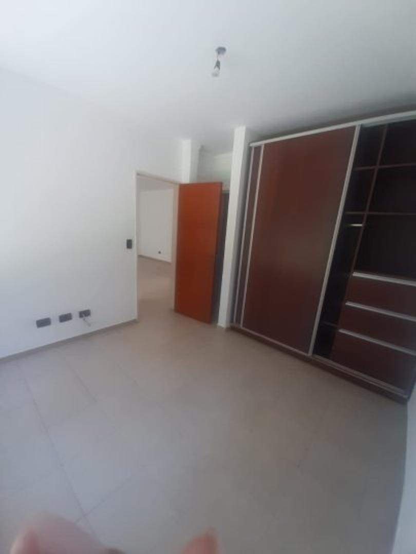 Casa 2 ambientes con 1 baño