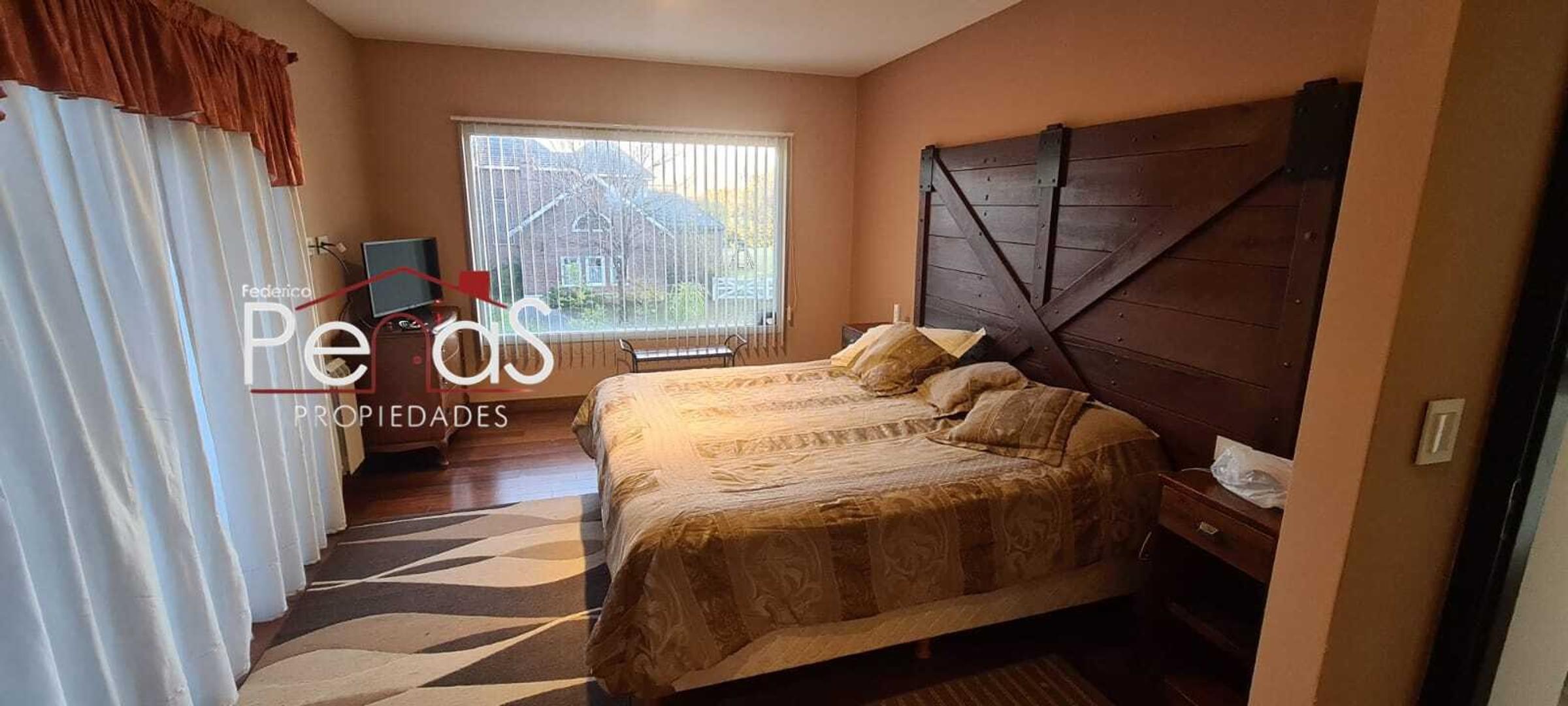 Casa 6 ambientes con 5 baños