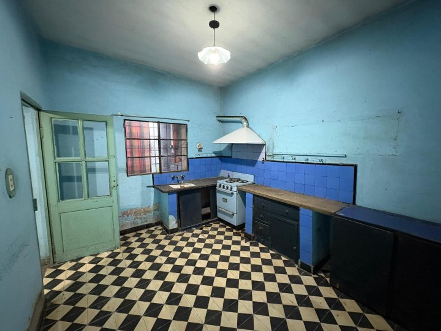 Casa 5 ambientes con 1 baño