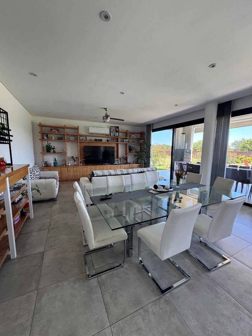 Casa 5 ambientes con 5 baños