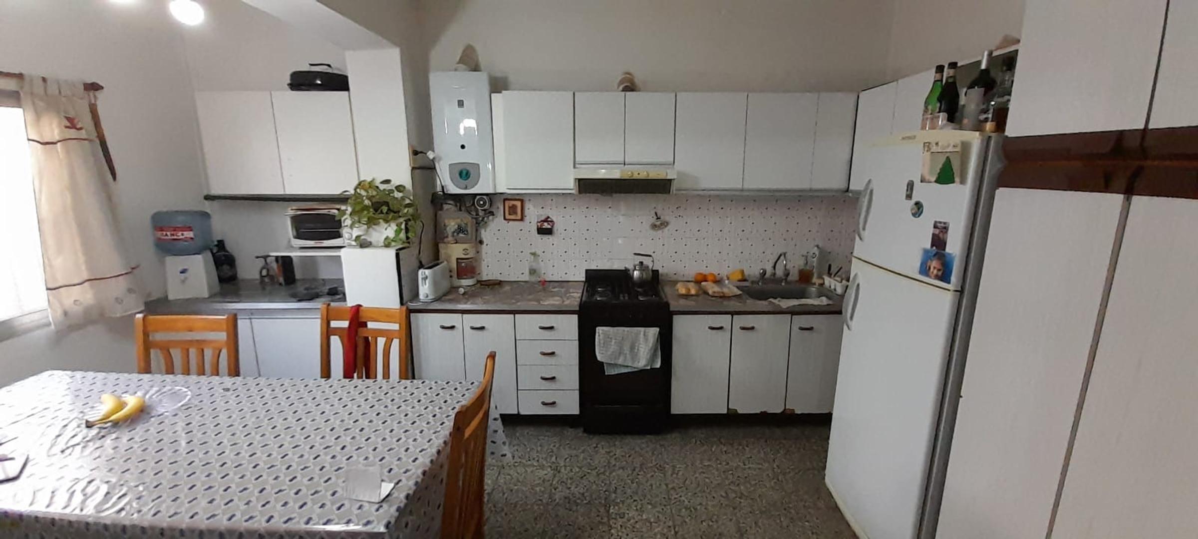 Departamento Tipo CASA de 4 Ambientes Lanus este Venta