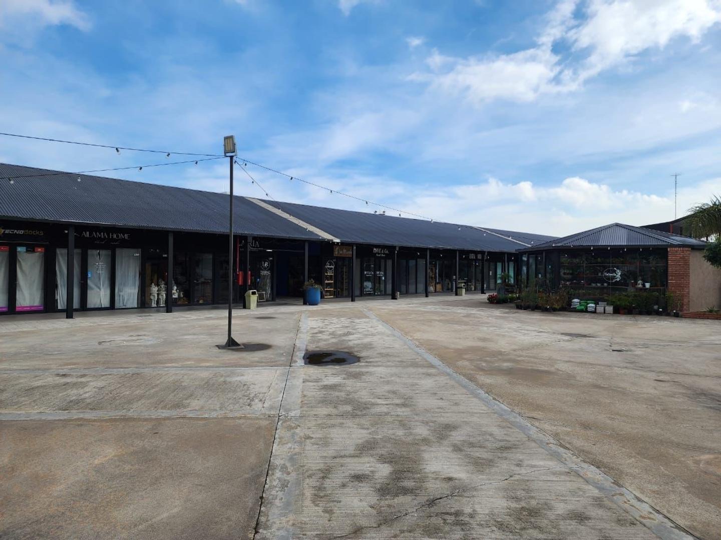 Local en puerto de frutos en venta