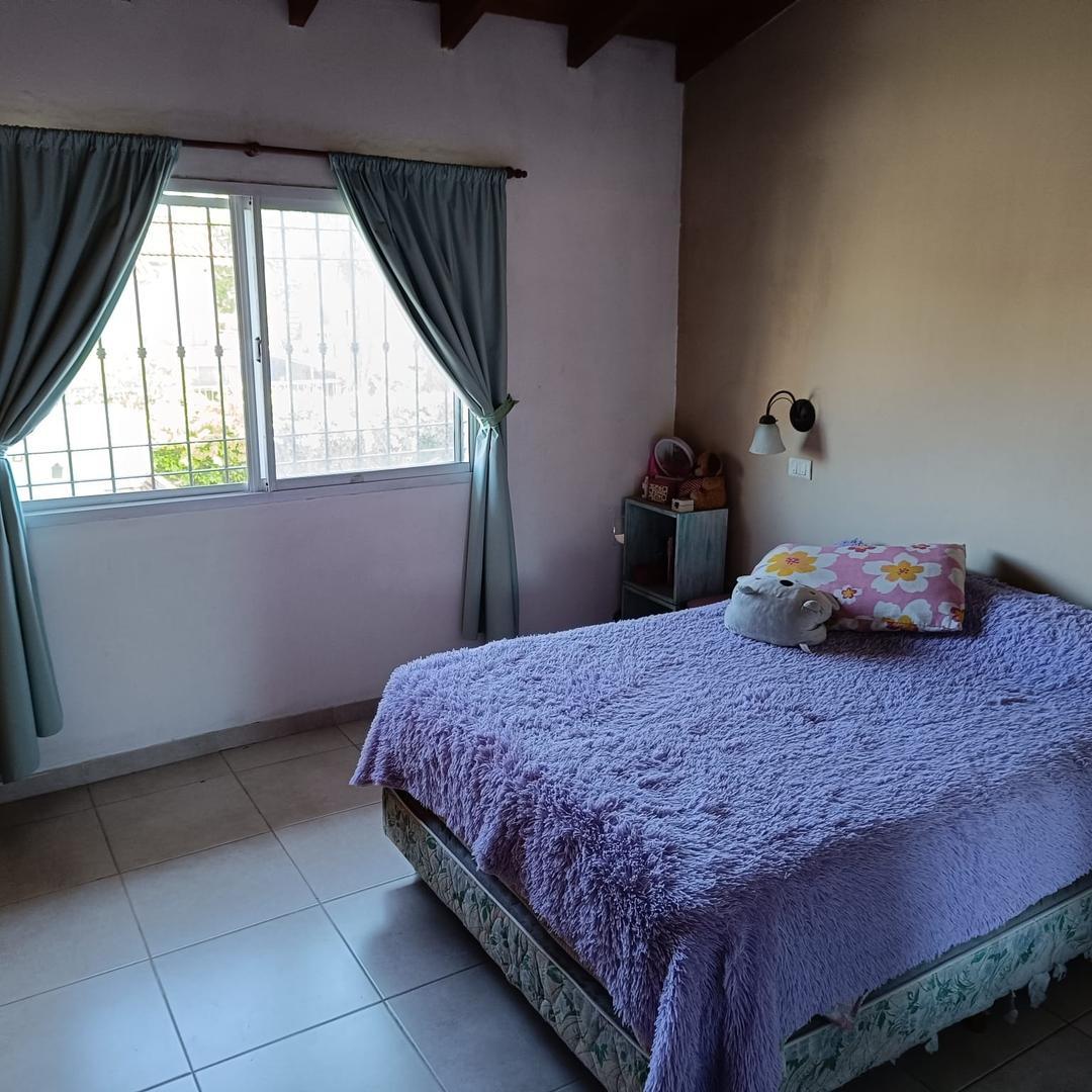 Casa 5 ambientes con 4 baños