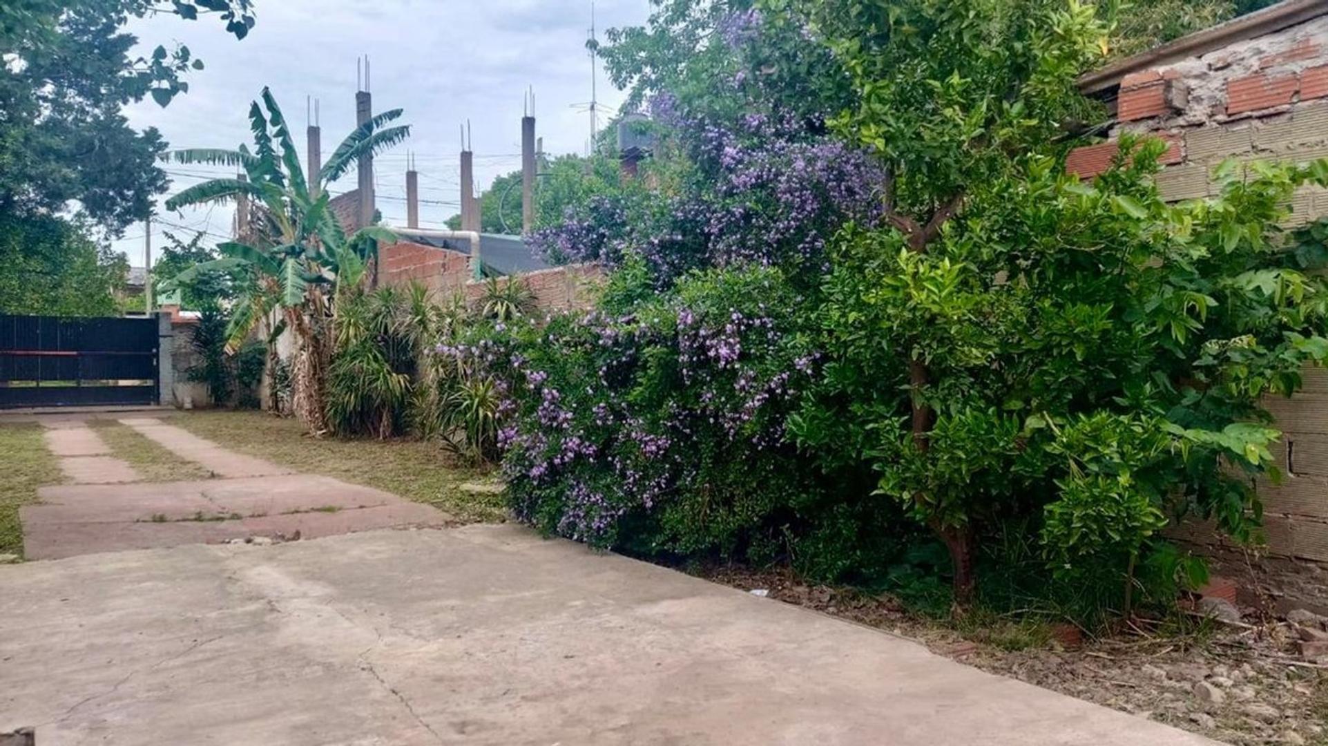 Casa en Venta con 5 cocheras