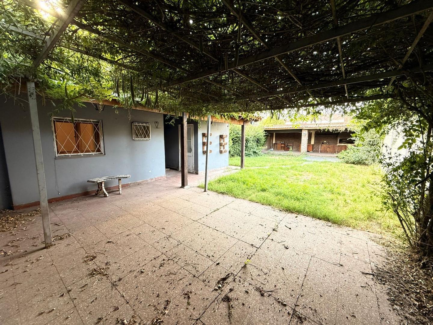 Casa en Alquiler con 1 cochera