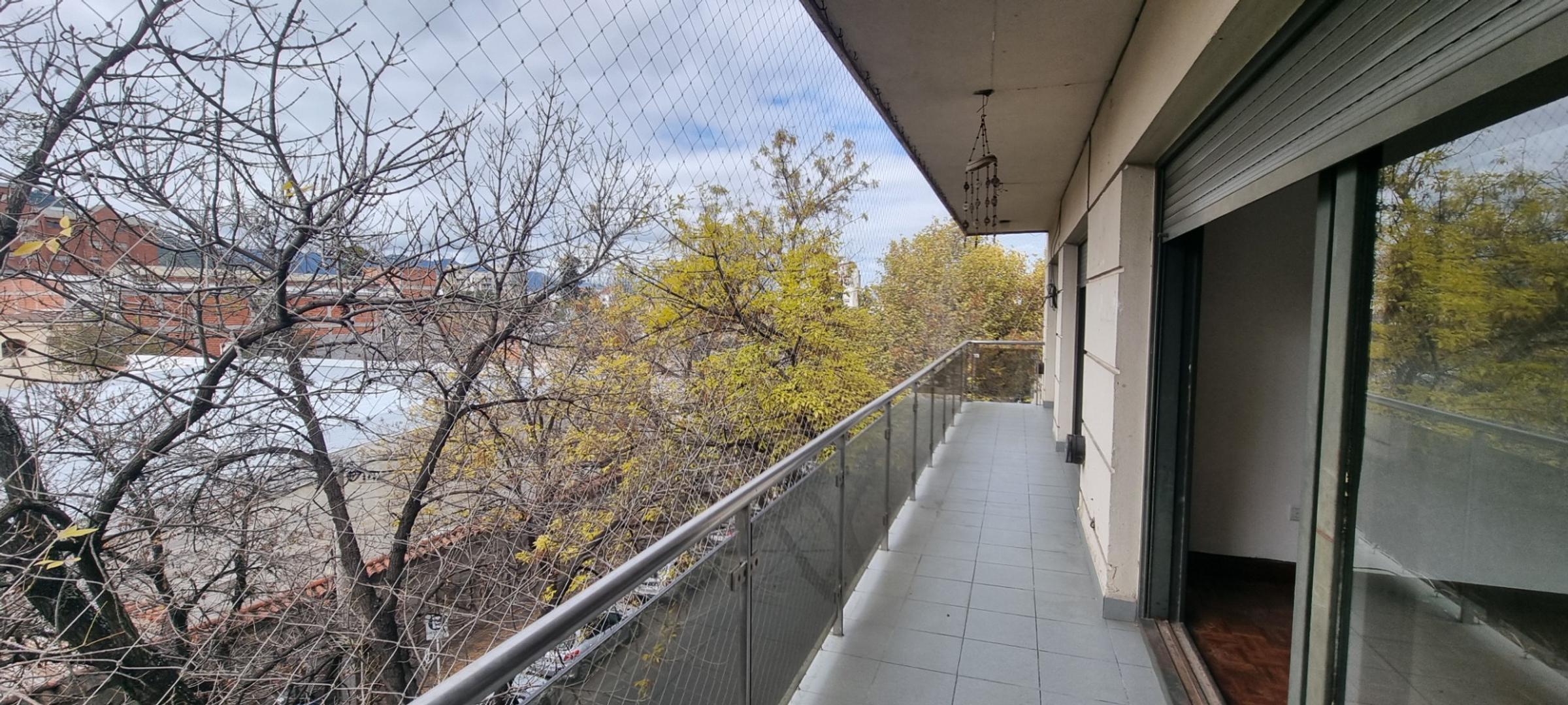 Departamento en Alquiler de 3 dormitorios