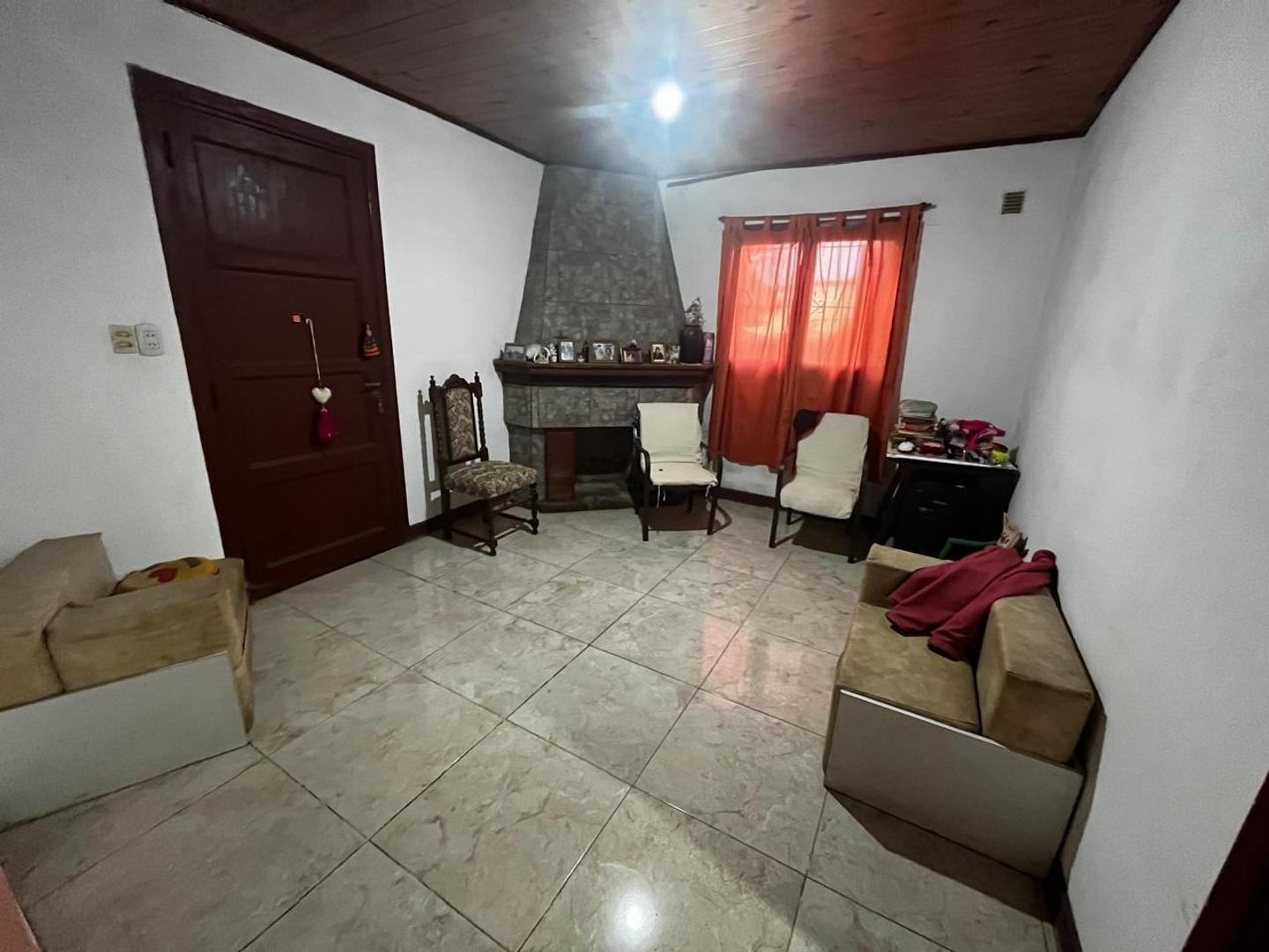 Casa en Venta con 5 cocheras