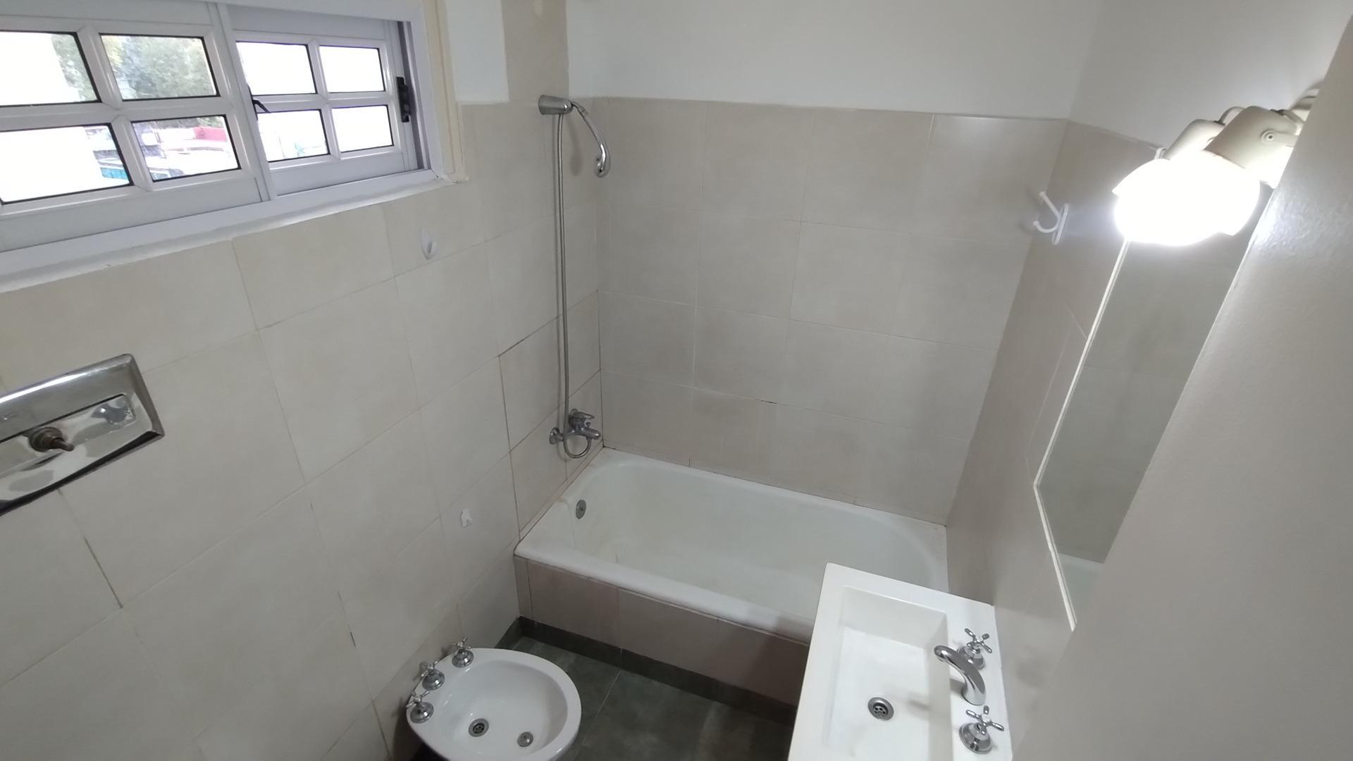 Moreno 1954 , Piso 5