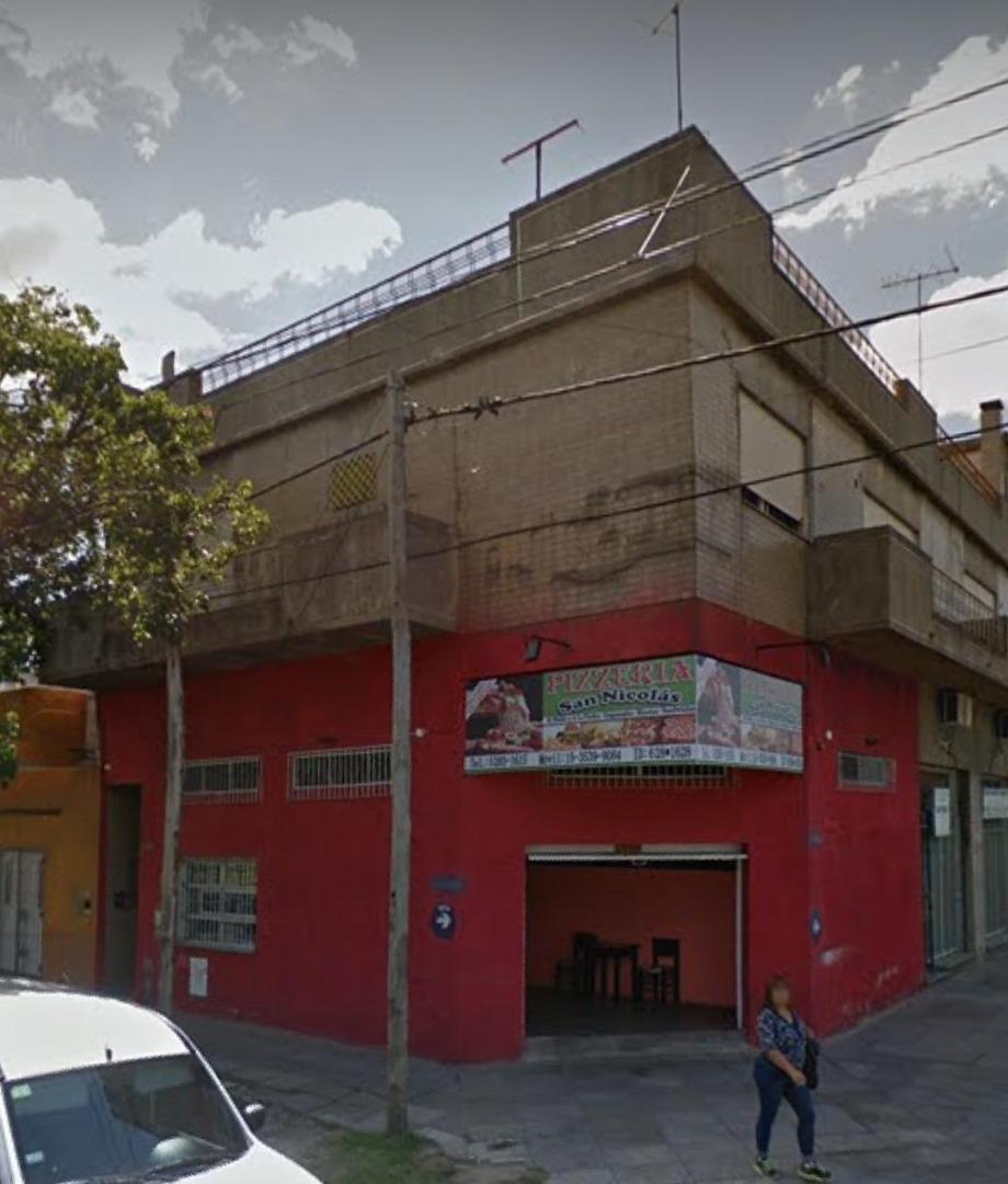 DEPTO EN PLANTA ALTA CON COCHERA EN VENTA LARRALDE 4600 VILL