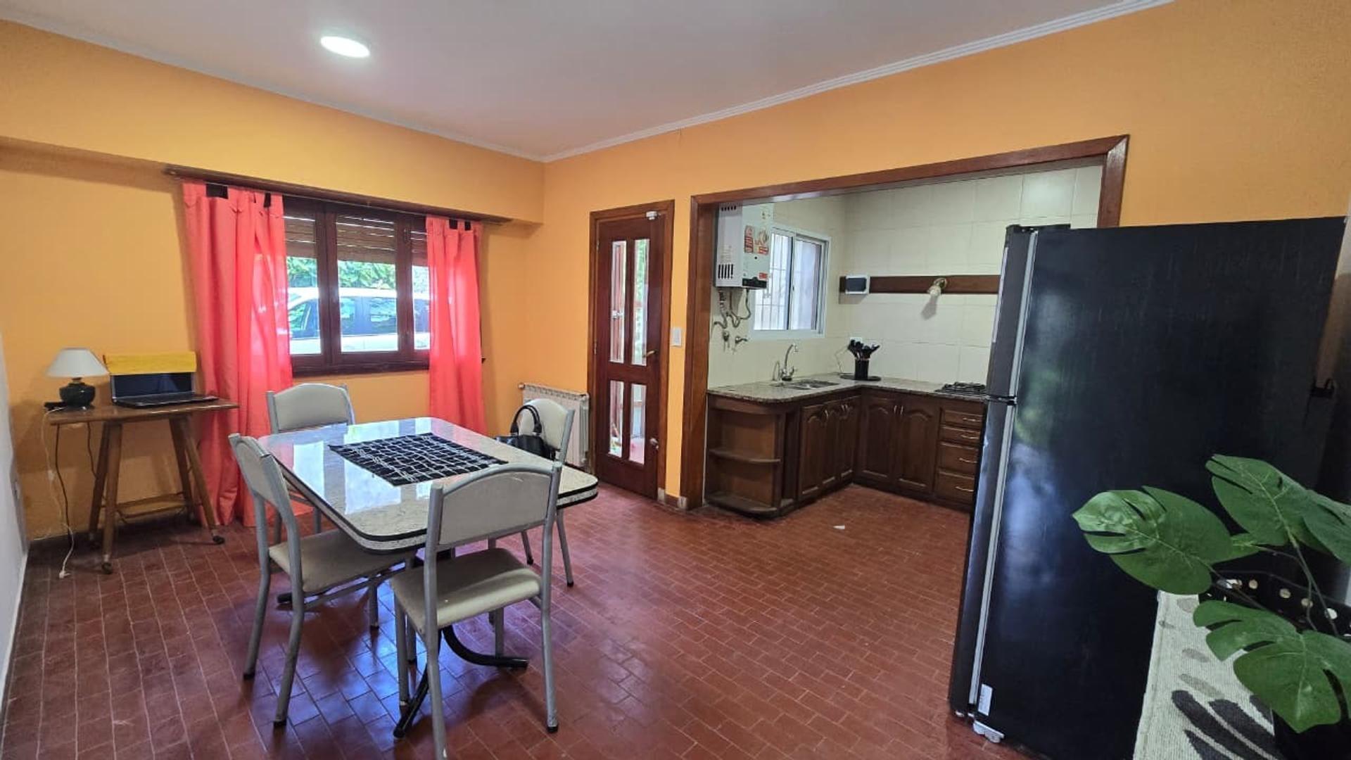 Depto Tipo Casa en Alquiler Temporal de 4 ambientes