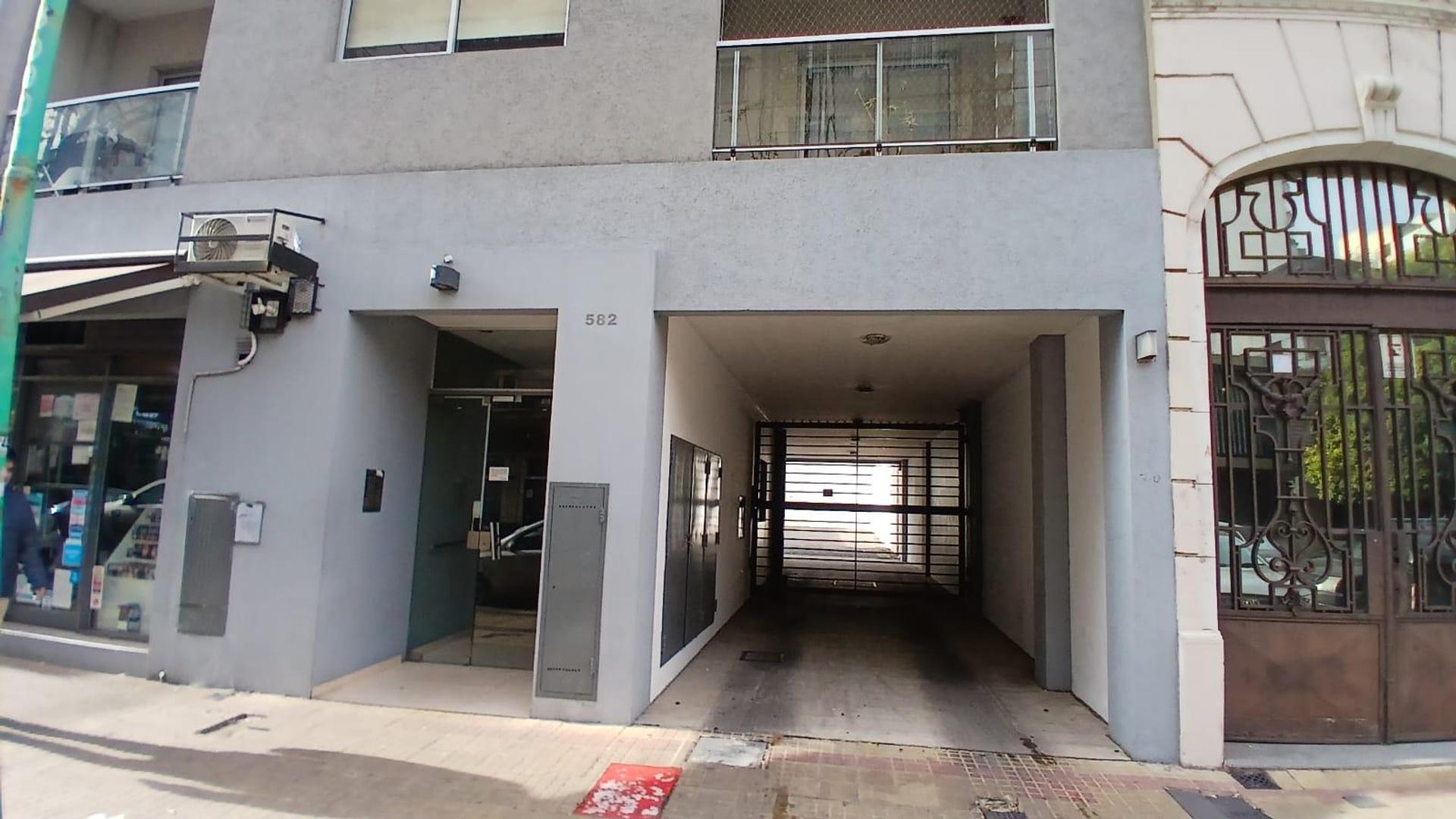 Departamento en Alquiler en Plaza Rocha, $ 800.000