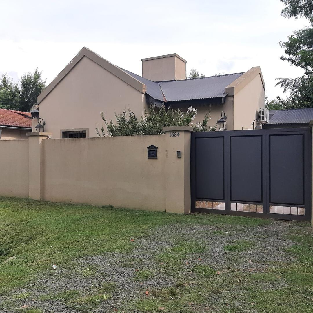 Casa en Venta con 2 cocheras