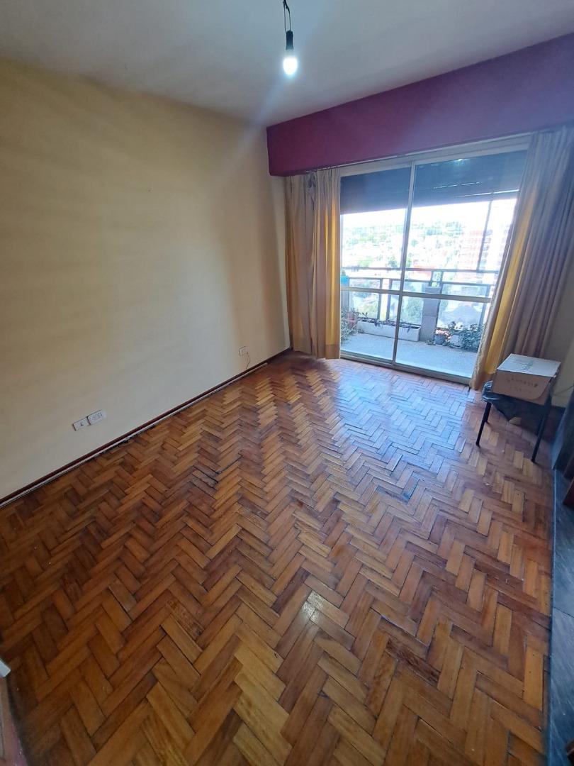 EXCELENTE DEPTO. 3 AMB. CON DEPENDENCIA AL FRENTE