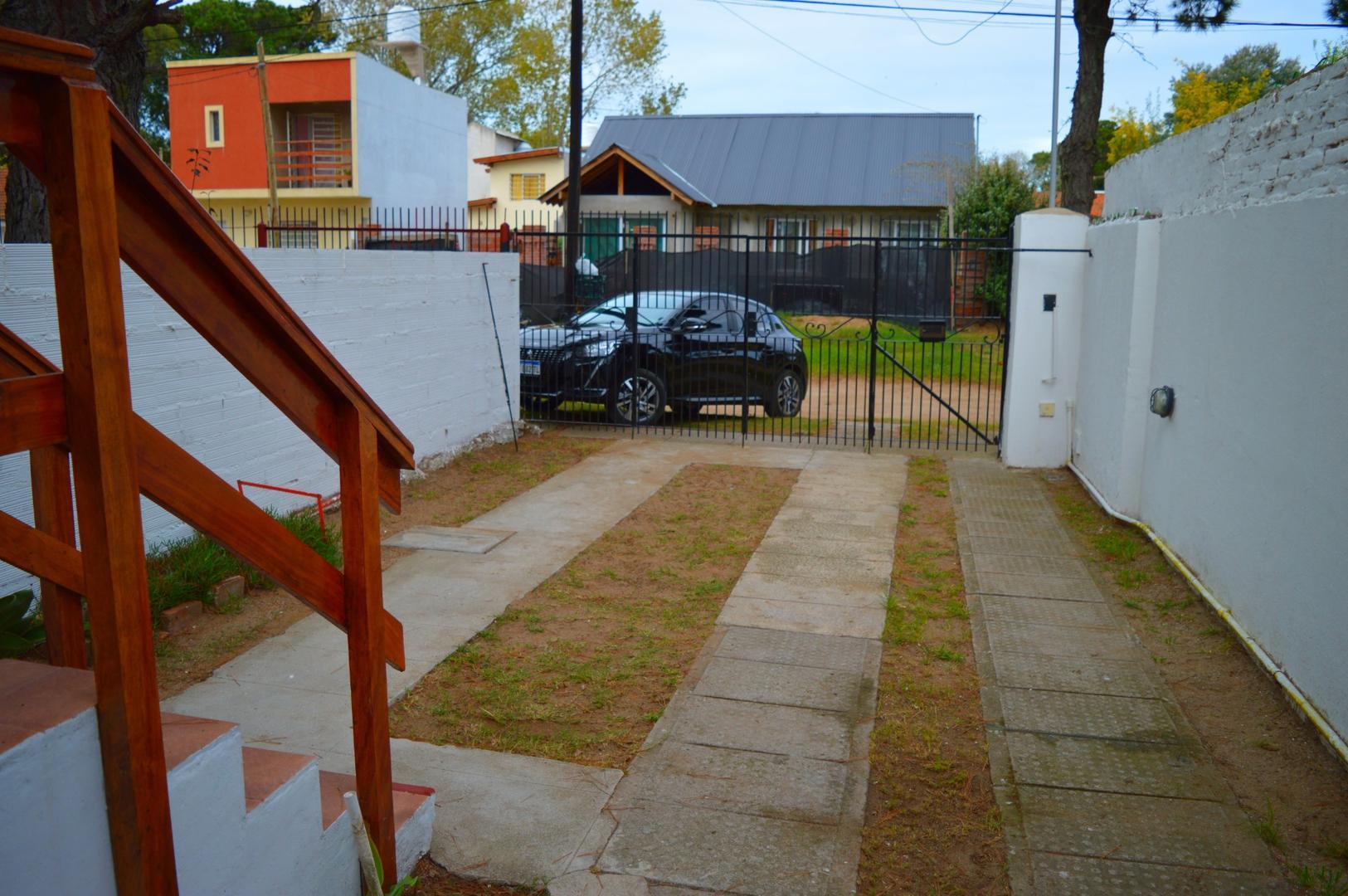 Casa en Venta con 3 cocheras