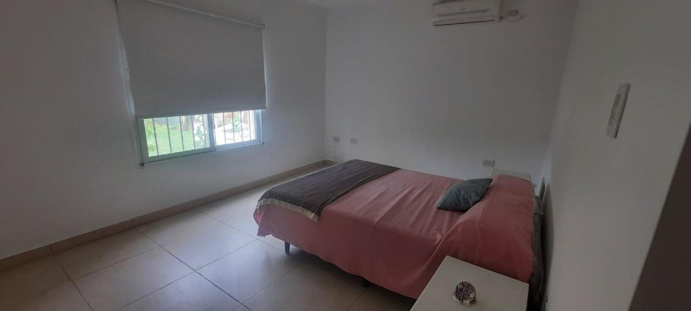 Las Tardes East 1400