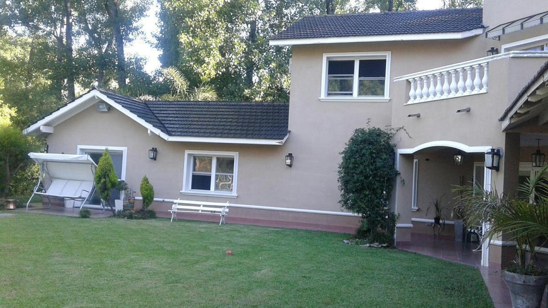 Casa 4 ambientes con 3 baños