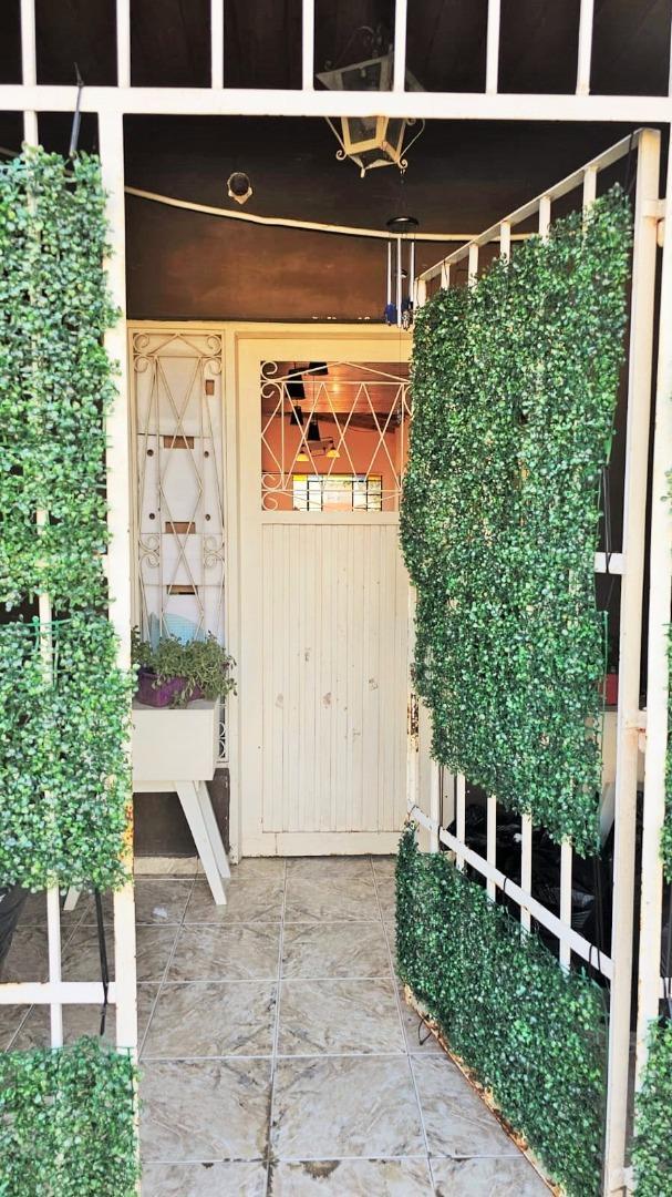 VENTA CASA C/COCHERA  * 3 DORMITORIOS