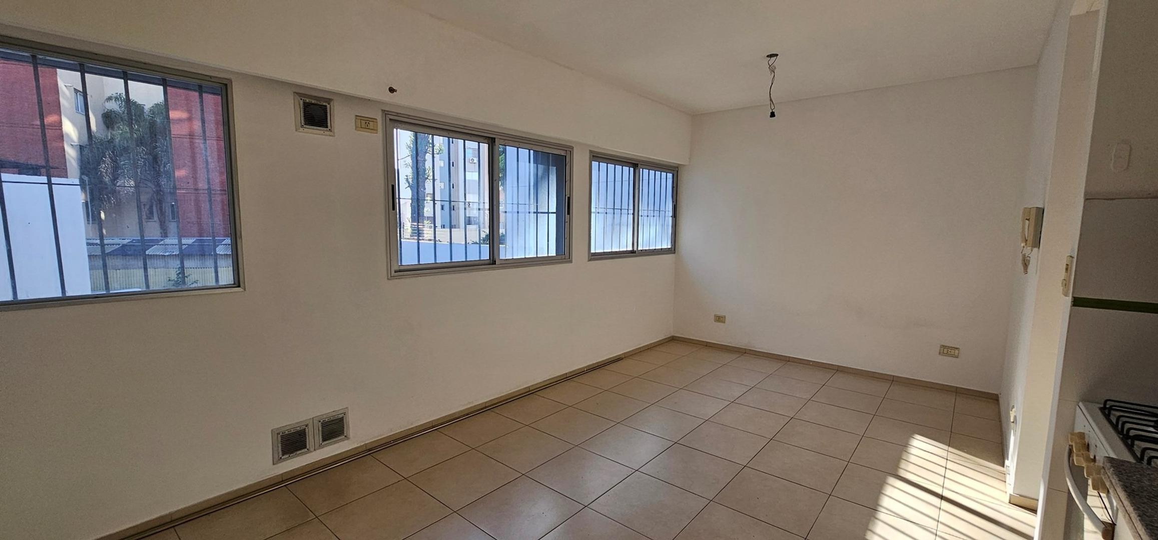 Casa en Venta en Castelar, USD 150.000