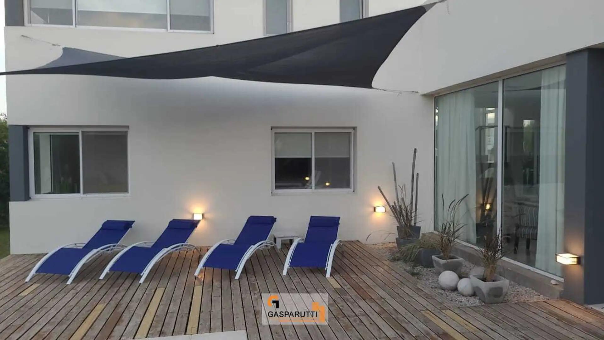 Casa 5 ambientes con 3 baños