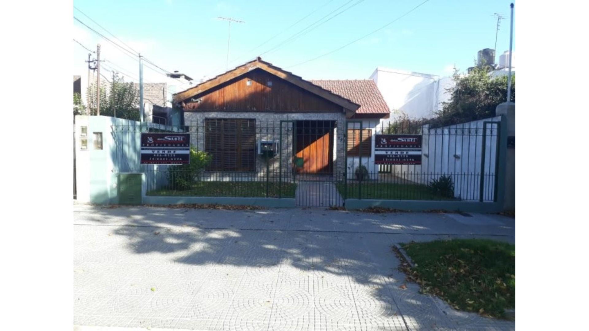 EXCELENTE CHALET DE 4 AMBIENTES SOBRE LOTE DE 8.66 X 48