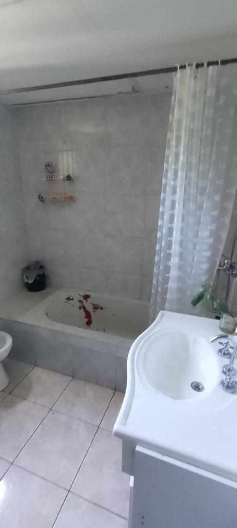 Casa en Alquiler con 1 cochera