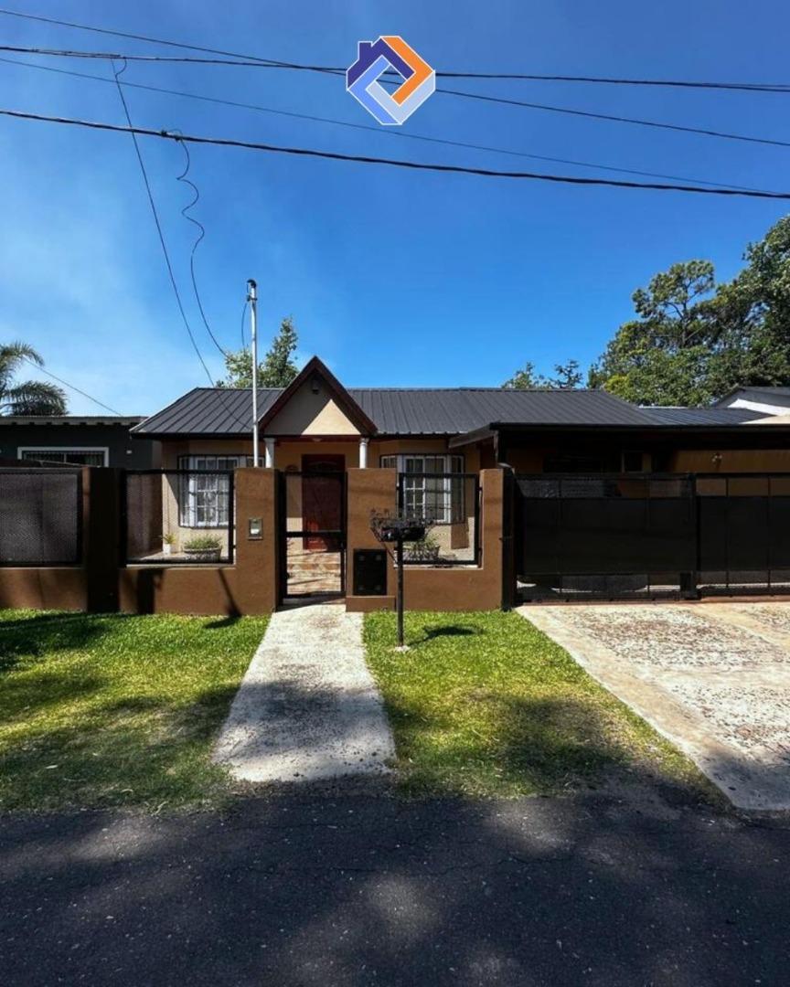 CASA EN VENTA DE 3 DORMITORIOS