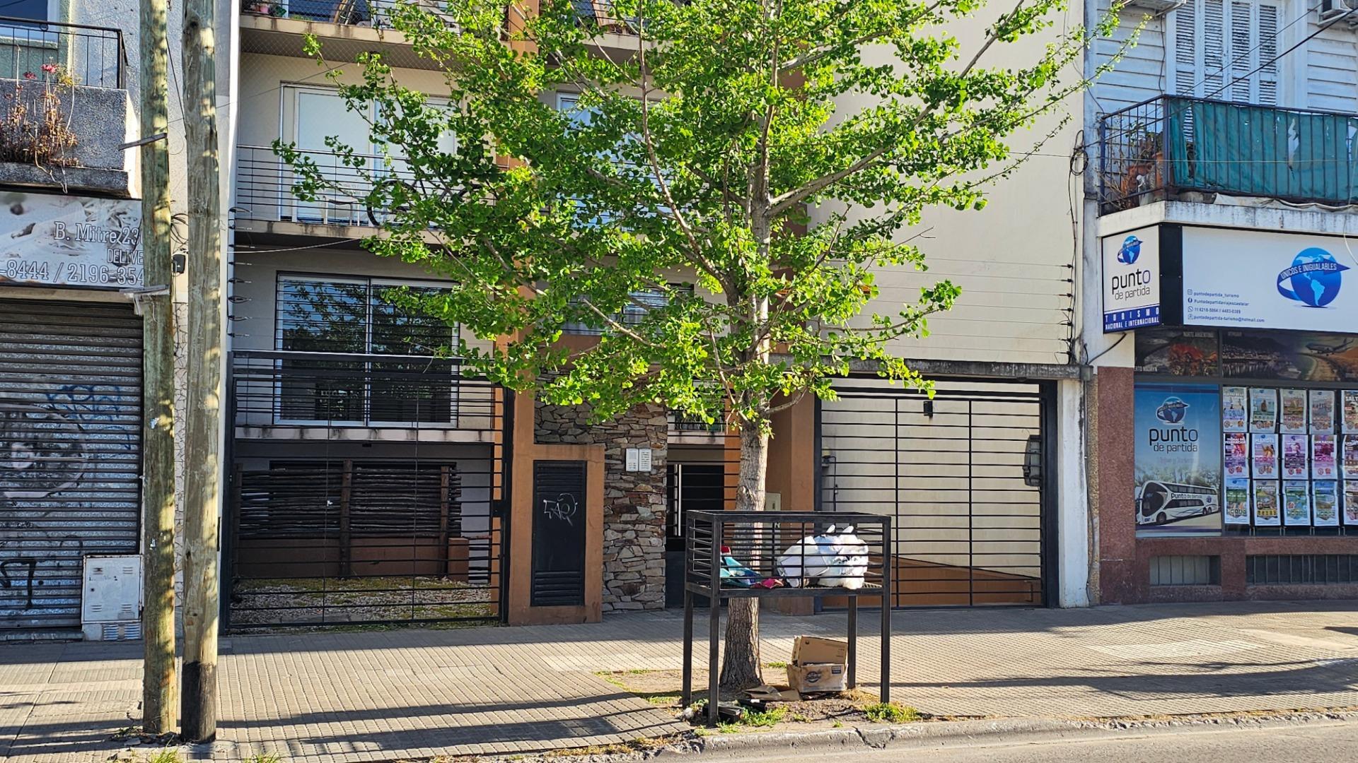 Monoambiente con cochera en Castelar sur