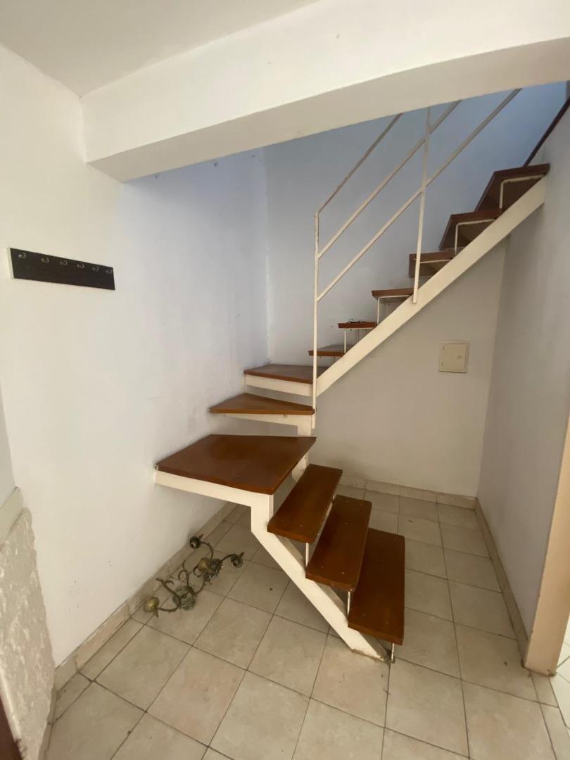 HERMOSO DUPLEX DE 3 AMBIENTES CON PATIO Y LAVADERO