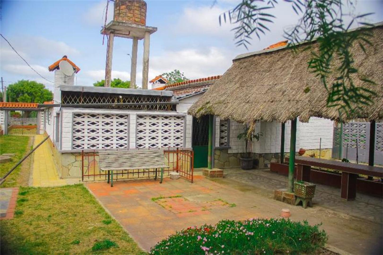 Sólido Chalet Ideal para Disfrutar en Familia