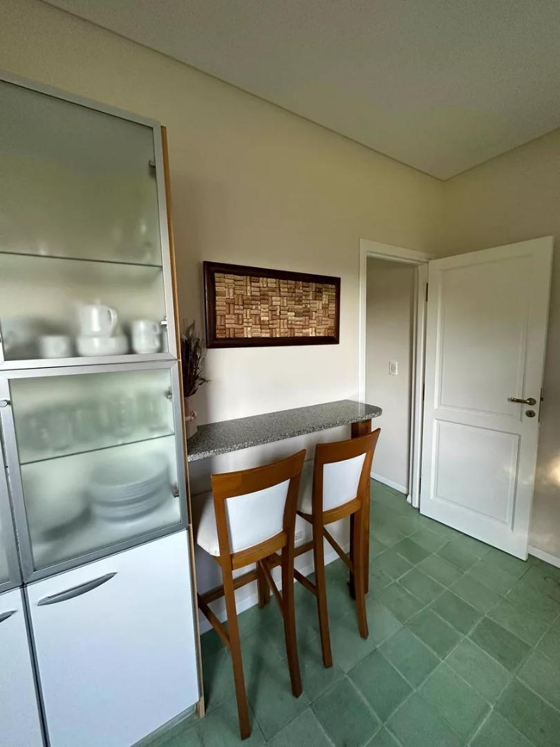 Excelente Casa con Pileta frente al Mar