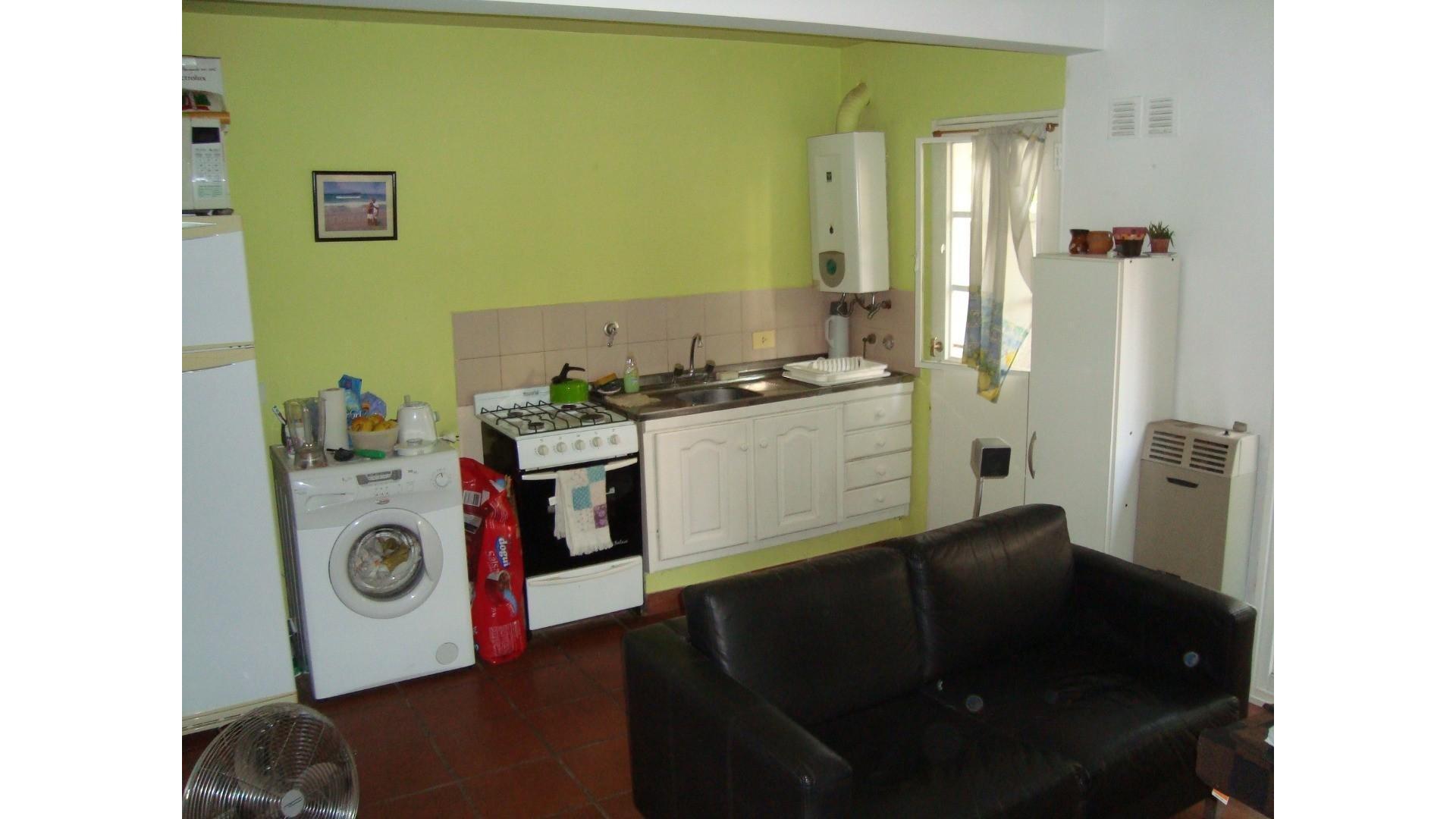 Hipolito Irigoyen 1100