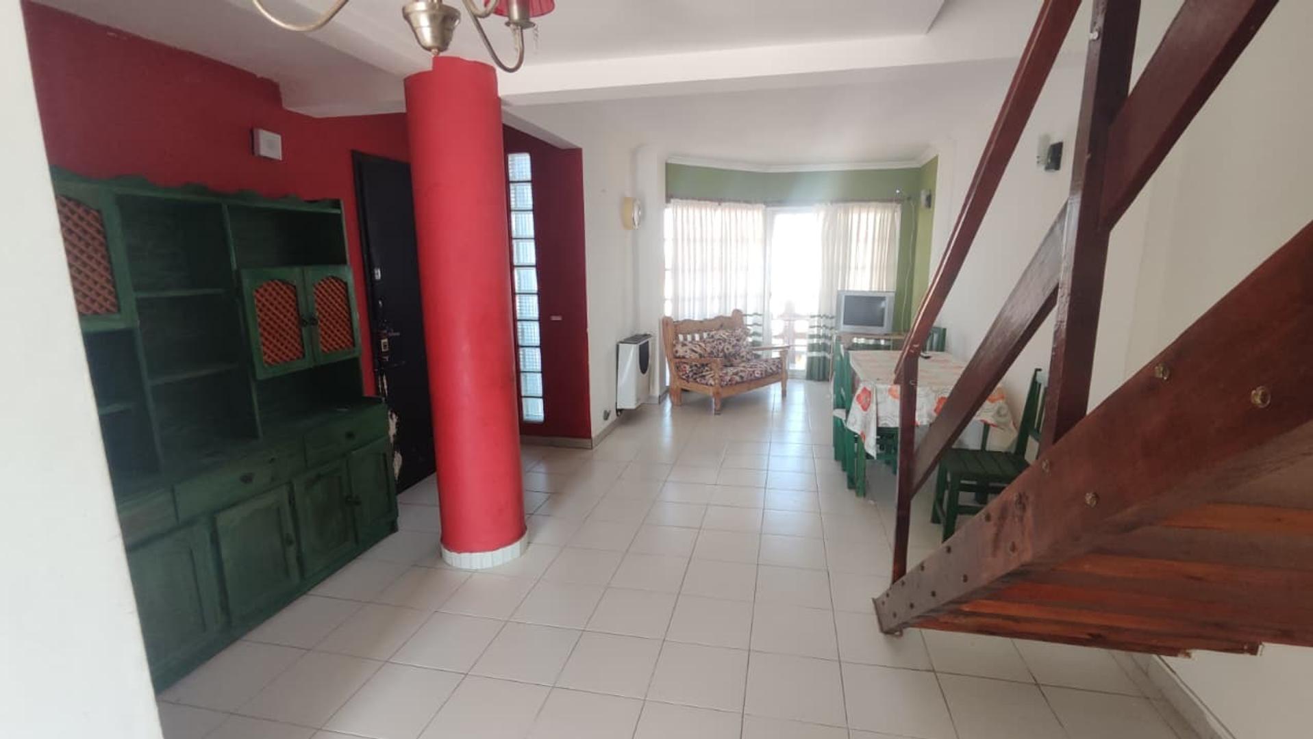 Departamento de 4 ambientes en Pleno centro de Chiozza .