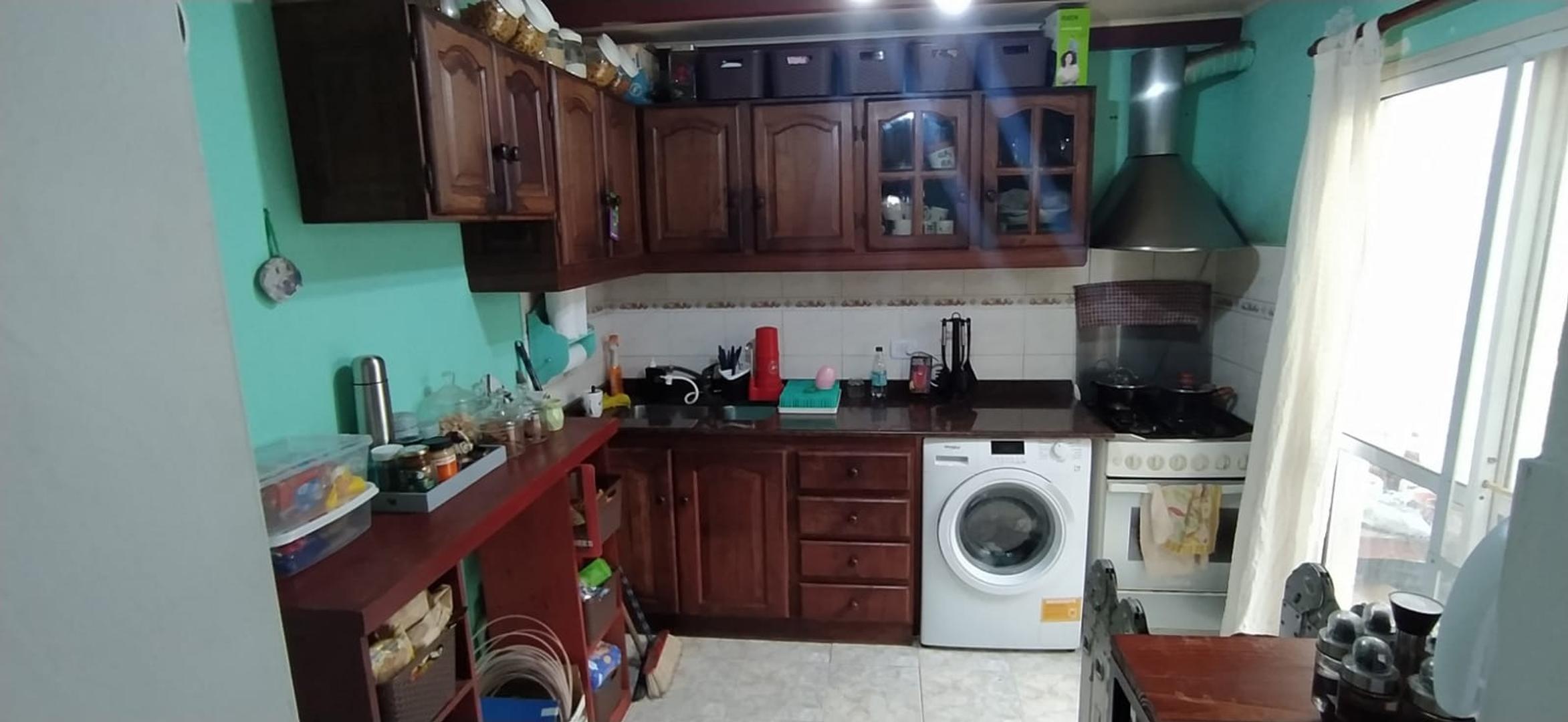 Venta de PH 3 ambientes con patio en Bernal Oeste