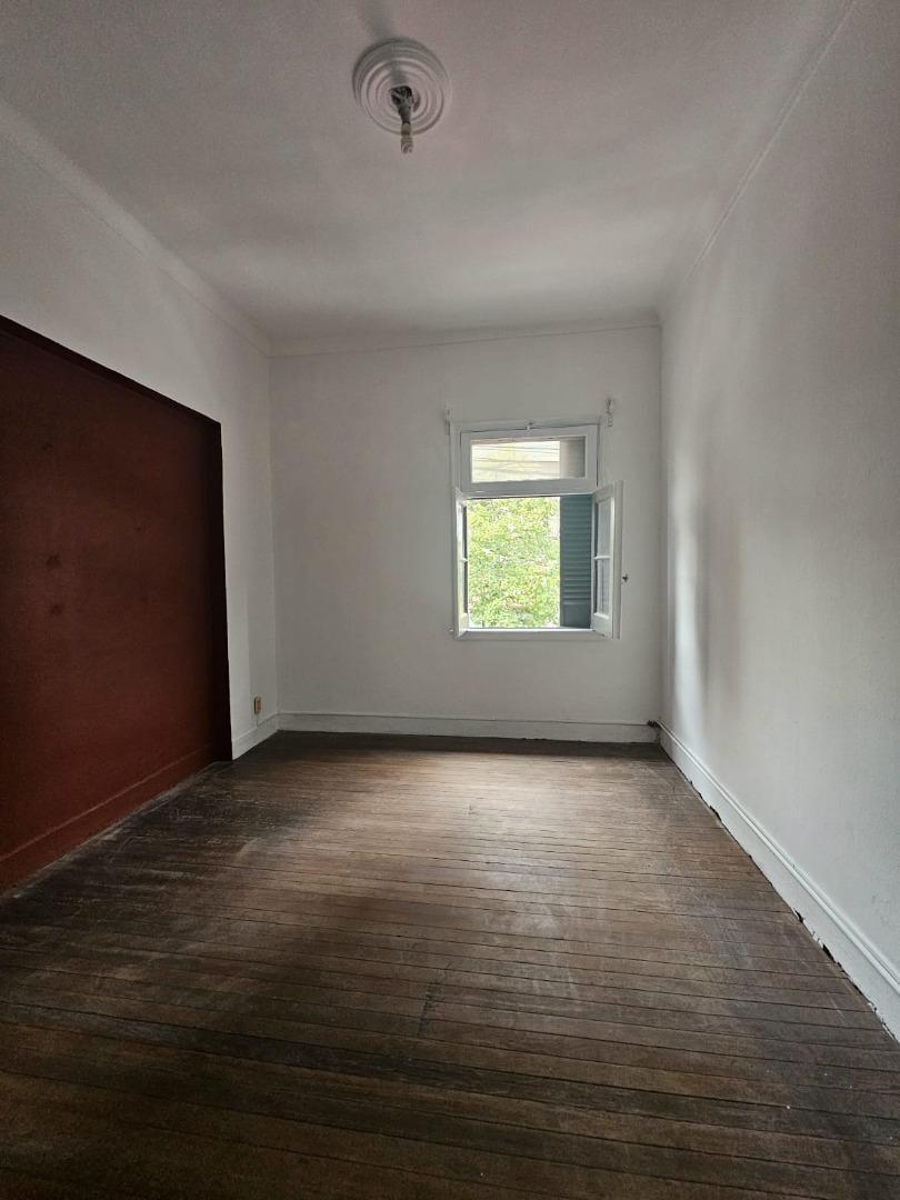 Av Francia 1100, Piso 1