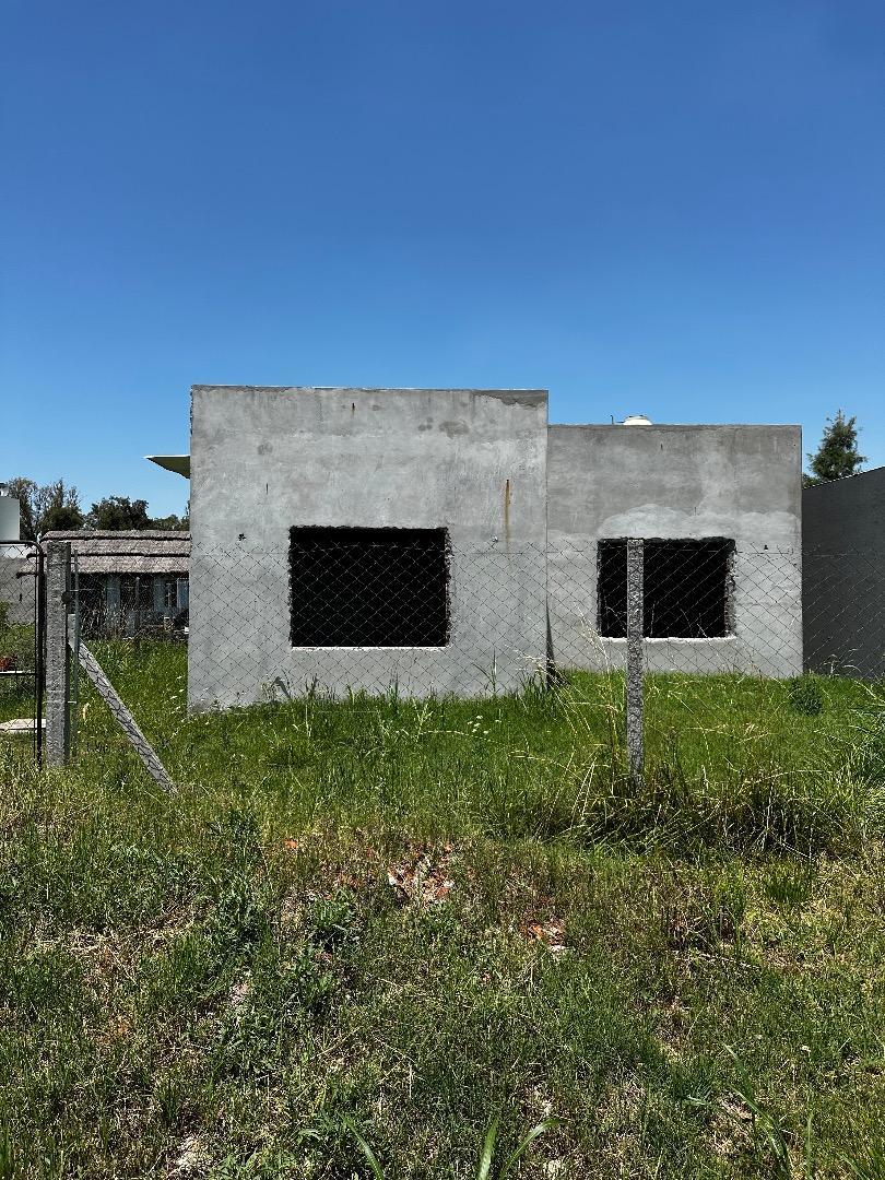 CASA EN CONSTRUCCIÓN EN NUEVO LORETO H16