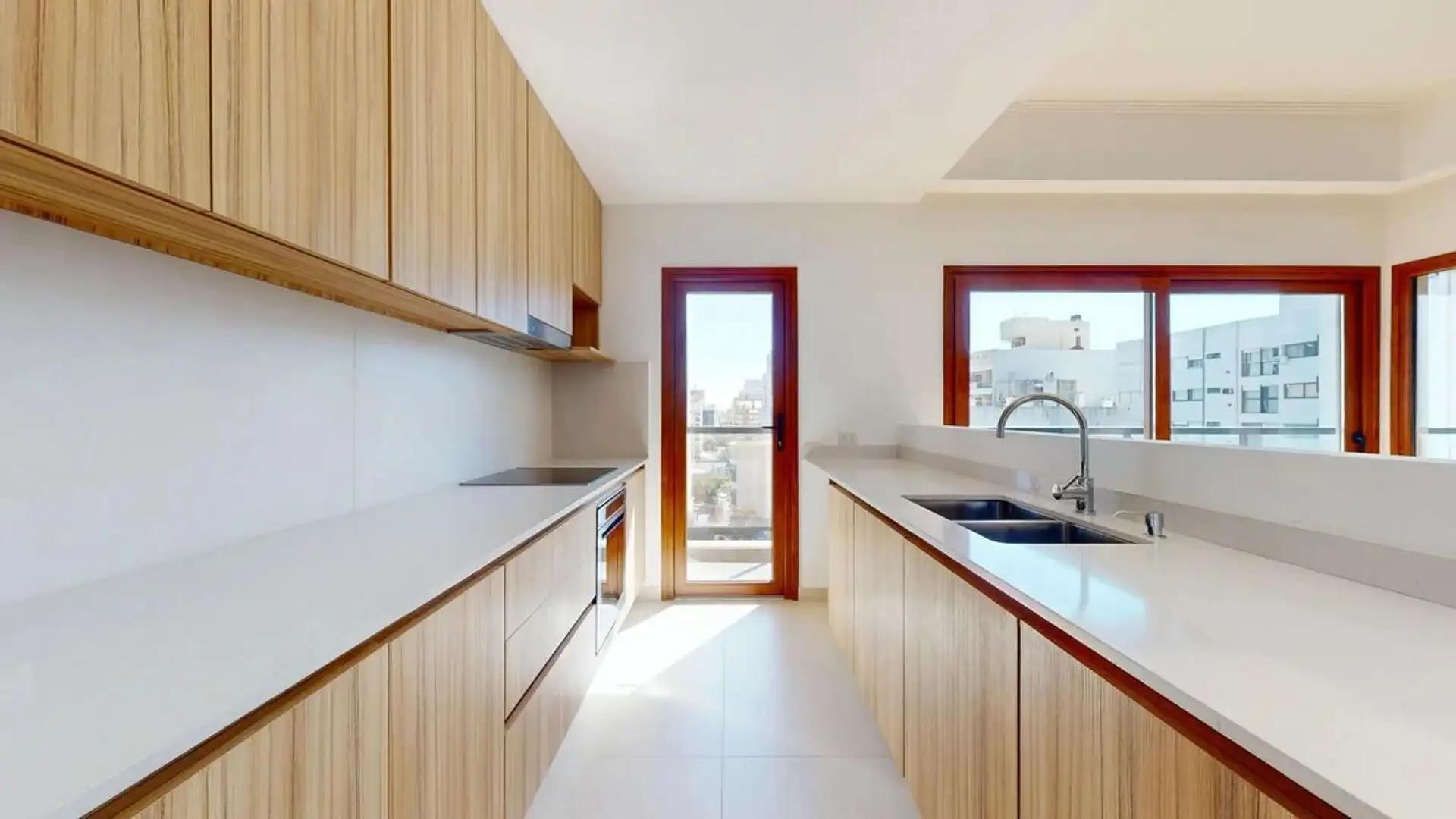 DEPARTAMENTO DE CATEGORIA 3 DORMITORIOS  2 COCHERAS EN VENTA