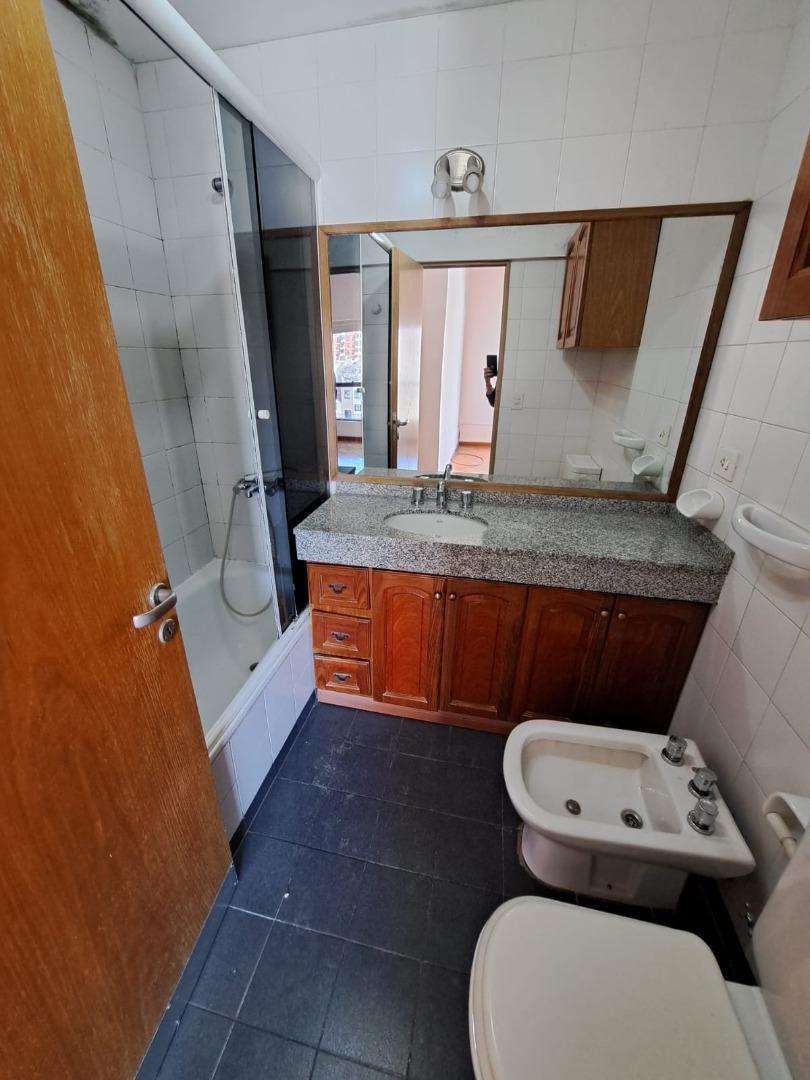 Departamento en Alquiler con 1 cocheras