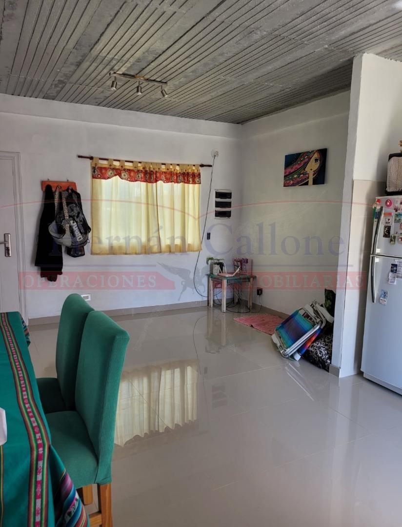 Casa 2 ambientes con 1 baño