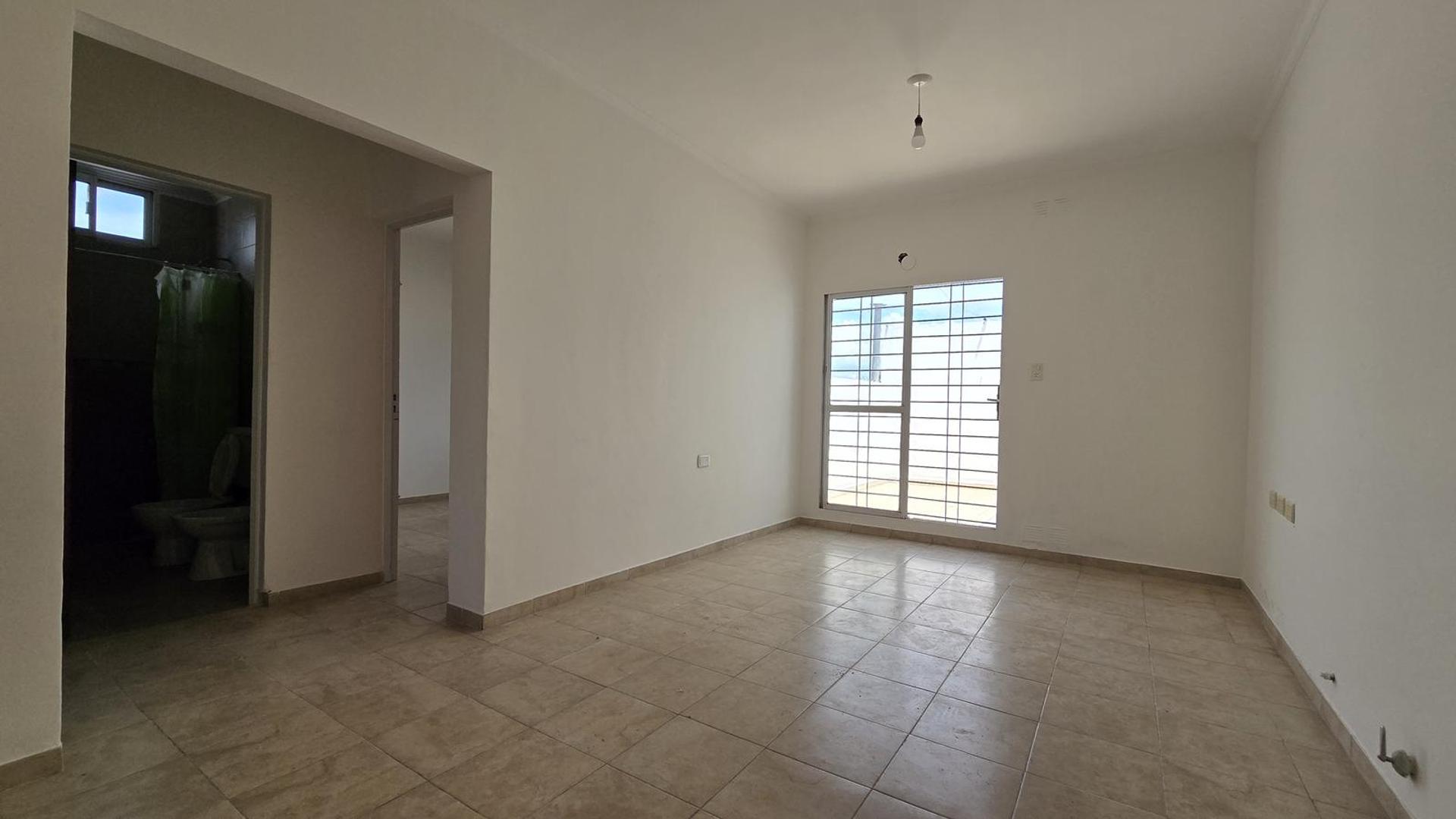 DOS DORMITORIOS EN PRIMER PISO CON BALCON TERRAZA a 200 metros de Aristóbulo del Valle y Llerena