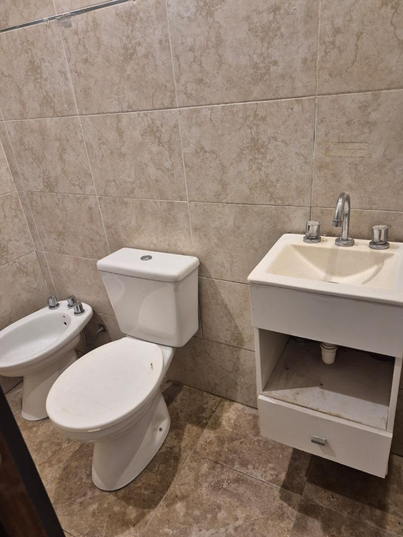 Departamento 2 ambientes en alquiler san justo con patio