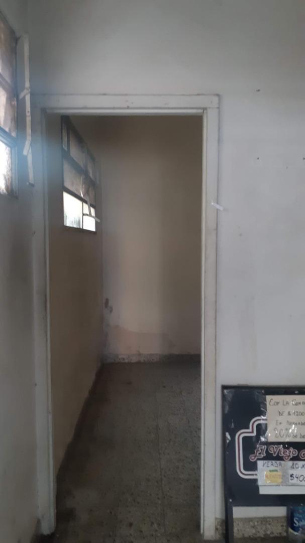 LOCAL MUY BUENA UBICACION