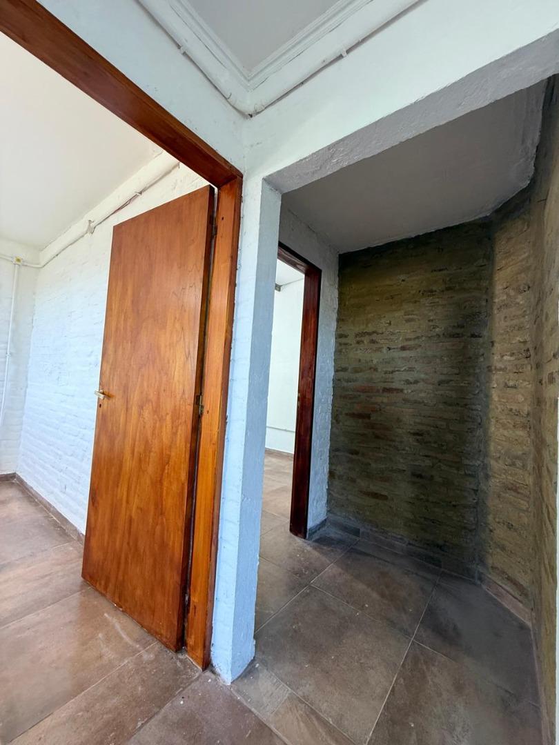 Casa en Alquiler con 2 cocheras