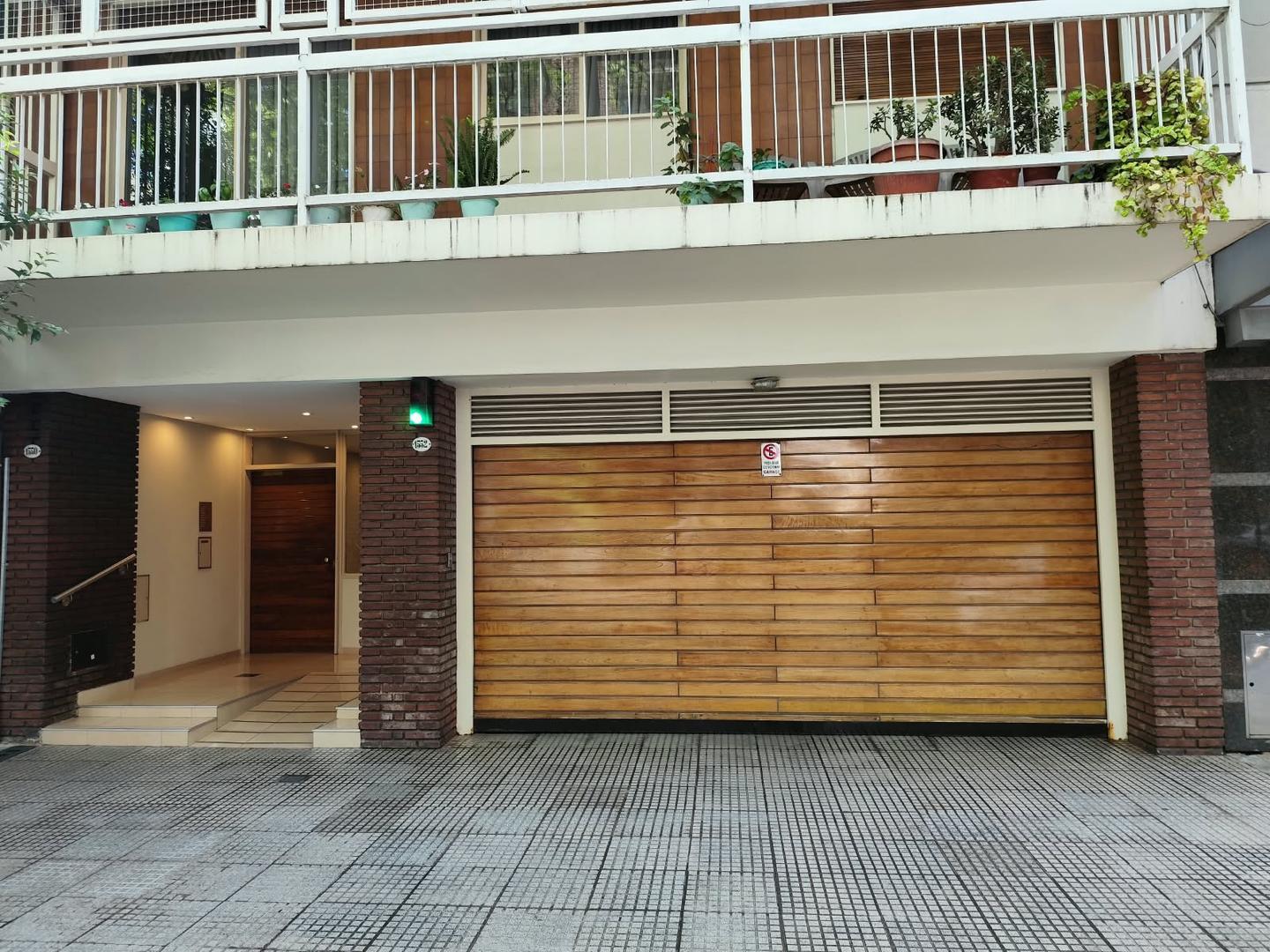 2 ambientes con lavadero, súper luminoso.