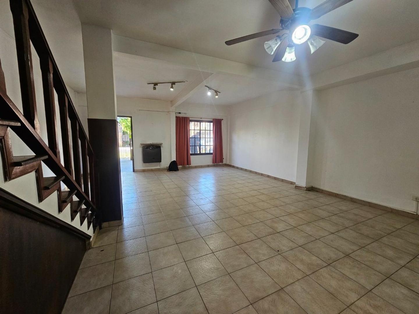 Venta casa 4 amb 167mts2 Garage 3 Autos Jardin