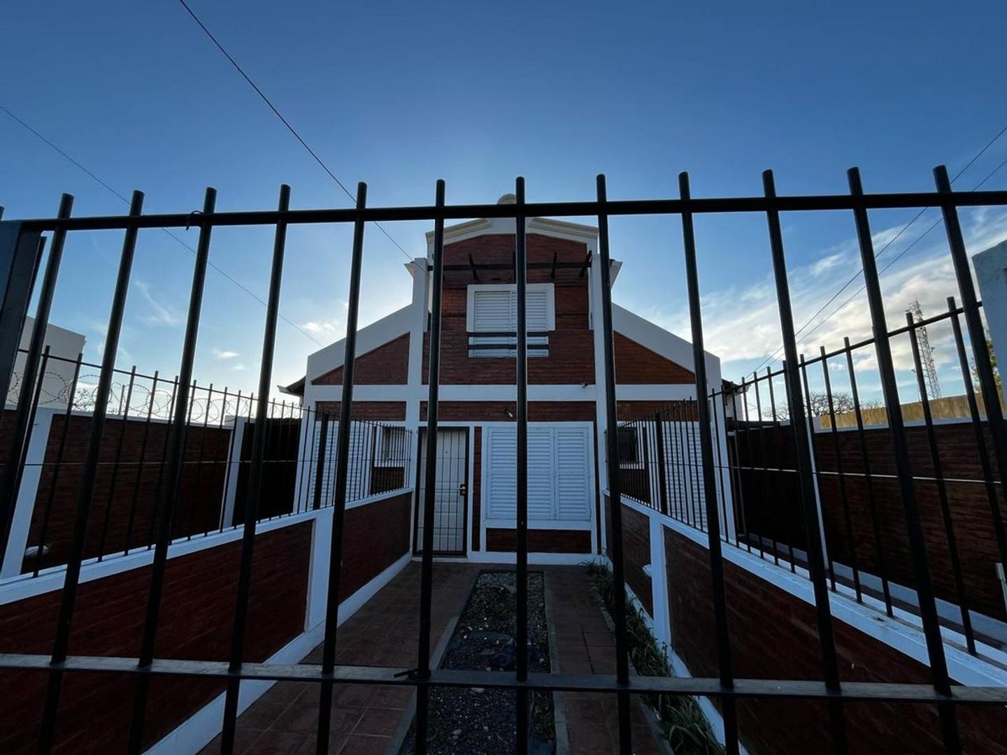 DUPLEX 2 DORMITORIOS PATIO Y COCHERA, SAN NICOLAS