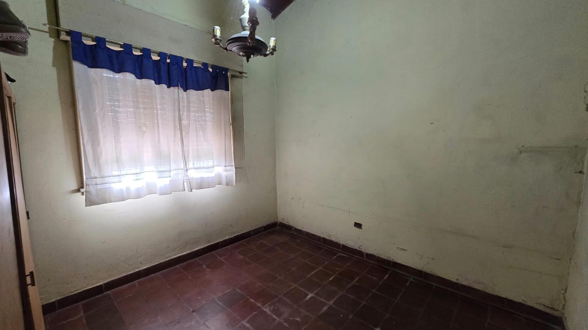 Venta casa a refaccionar Ituzaingo lado sur